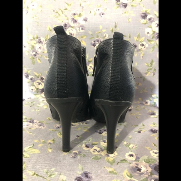 **LIKE NEW** Heeled Booties - Picture 3 of 4